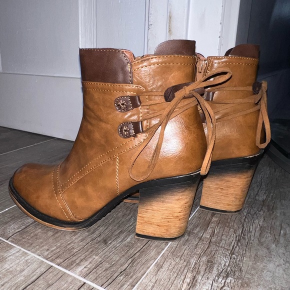 VERSONA boots - Picture 1 of 2